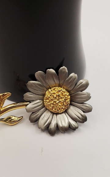 FAF Design Sunflower Pin - Picture 2 of 4